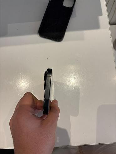 plazma 82: IPhone 15, 128 GB, Qara, Face ID — 3