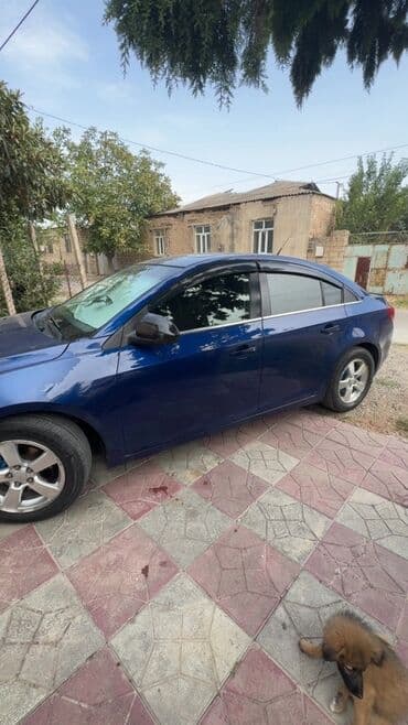 avtomobil cadır: Chevrolet Cruze: 1.4 l | 2012 il 241717 km Sedan — 3
