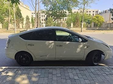 maped satisi: Toyota Prius: 1.4 l | 2009 il Sedan — 1