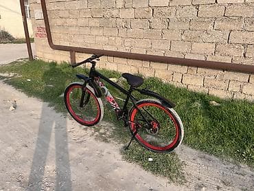 rfeng bike: Şəhər tipli velosiped - Rəng: qara gövdə, qırmızı halqalar və qrafika — 2