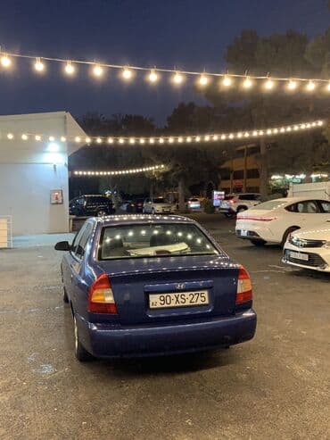 Hyundai Accent: 1.6 l | 2001 il Sedan — 3