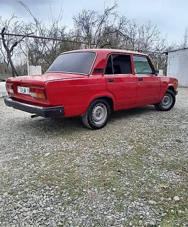 ucuz vaz 2107: VAZ 2107, qırmızı sedan Xüsusiyyətlər: - Kuzov: 4 qapılı sedan — 2
