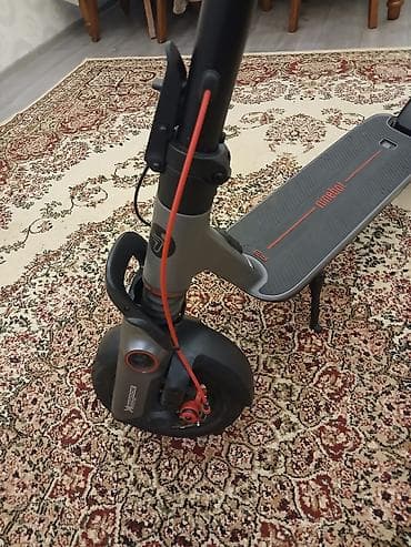 Segway Ninebot elektrik skuter - Brend/model: Segway Ninebot (gövdə — 8