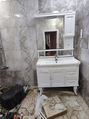 acar destdi: Ağ rəngdə hamam mebeli dəsti – lavabo, şkaf və güzgü paneli ilə — 1