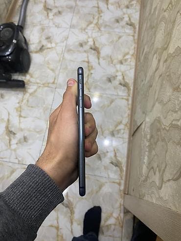 ikinci el s23 ultra: IPhone 8 Plus, 64 GB, Qara, Barmaq izi — 5