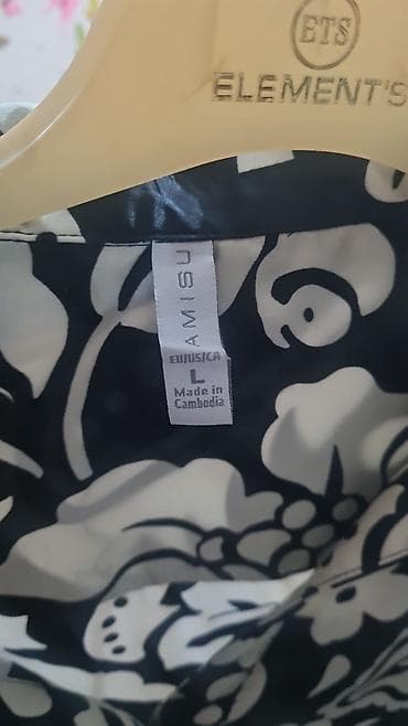 uşaq oyun: LAMISU qadın köynəyi - Rəng və naxış: Qara fon üzərində iri ağ floral — 2