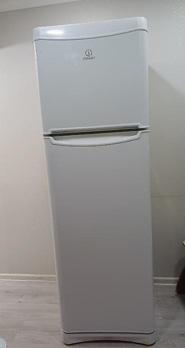 2 qapılı Indesit Soyuducu Satılır, rəng - Ağ
