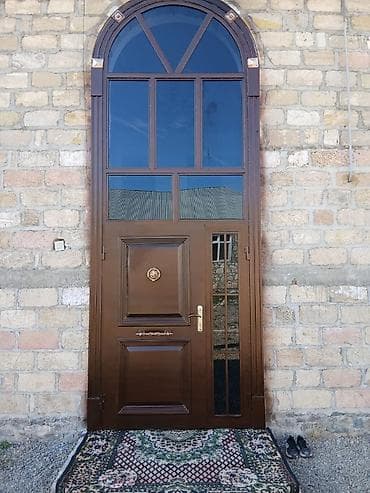 Qızdırıcı və isidicilər: Metall giriş qapısı – dekorativ şüşəli üst tağ pəncərə ilə - — 1