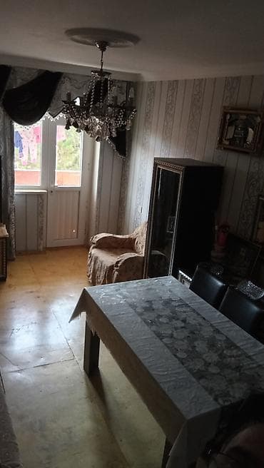 3 otaqli ev: Sumqayıt, 4 otaqlı, Köhnə tikili, 80 kv. m — 8