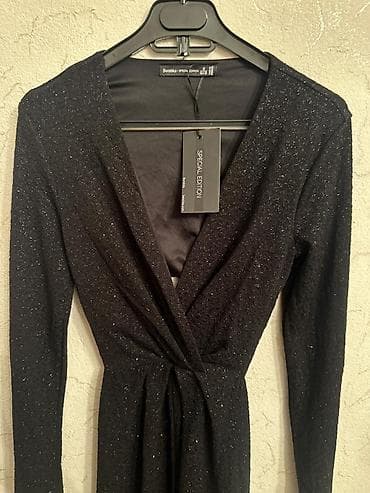 balaca canta: Bershka brendinin ziyafet donu.arxa bel hissesi dekoltedir.Donun rengi — 1