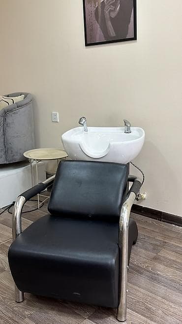 paltar rəfi: Salon üçün yuyucu kreslo və vizaj/saç kəsmə postu - Saç yuma bölməsi — 1