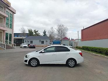 opel astra furqon: Chevrolet Aveo sedan – ağ rəng, şəhər üçün qənaətcil və rahat kompakt — 5