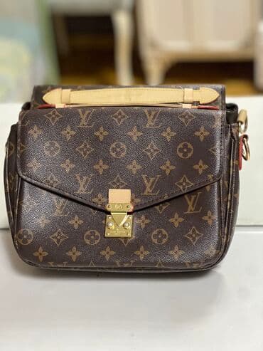 qaşlı çanta: Sumka
Çanta — 2