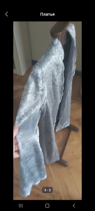 вешалка в прихожую с зеркалом: Жакет, сшитый из дорогой ткани, серебристого цвета, размер 42-44, 70 — 1