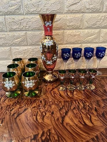 Ne gorursuzse hamisi-40azn 1 vaza, 6 bakal, 4rumka, 4rumka Ayrı