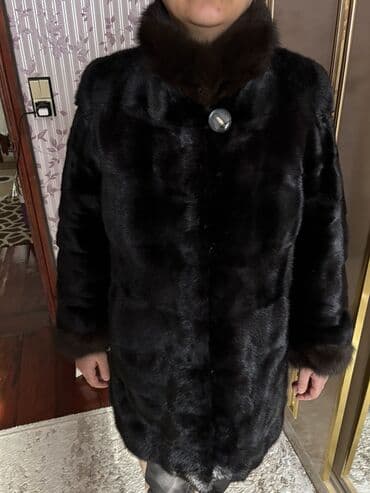 qadın kurkləri: Qadın üçün qara rəngli kürk, 2000-ə alınıb, çox az geyinilib

Ölçü: 46 — 2