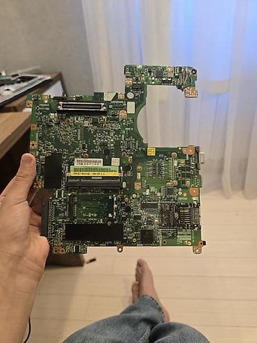 usb modem: Noutbuk ana platası – Intel çipsetli - Model etiketi üzərində: P/N — 1