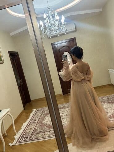 Hummer: 450azn alinib. 250 satiram. 1 defe nisanima geyinmisem. Zərif — 3