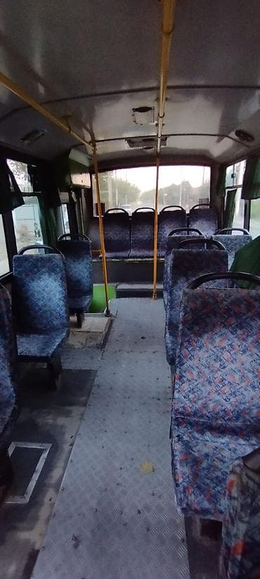 bolt sürücüsü: Marşrut/şəhərdaxili daşınma üçün orta ölçülü avtobus - Korpus: ağ — 6