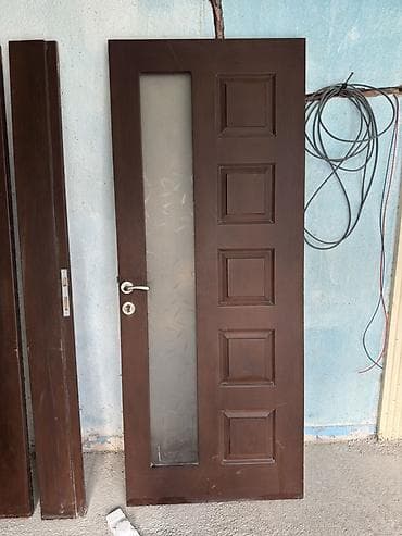 Daxili/otaq qapısı, tünd qəhvəyi rəng.
Əlaqə üçün: 051 899 91 91