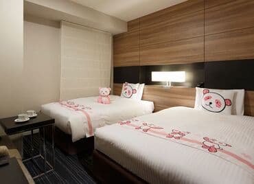 Hostel bir gun 10 azn