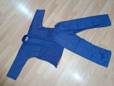 kişi ucun yay kostyumları: Cüdo geyimi (kimono) – göy rəngdə iki hissəli dəst. - Üst: qalın — 2