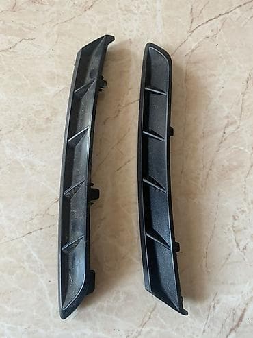 Toyota Camry 70-75 üçün arxa bamper dekor qapaqları (sağ və sol cüt)