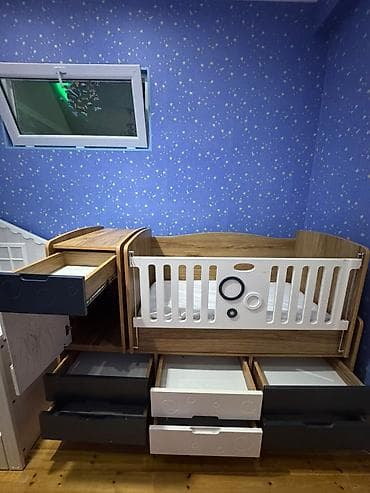 ikea mebel: Beşik satilir tecili 130 azn. Yellenendir. Matras var. Deffektsizdir — 2