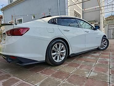 Chevrolet Malibu – ağ rəngli sedandan axtaranlar üçün rahat və geniş — 3