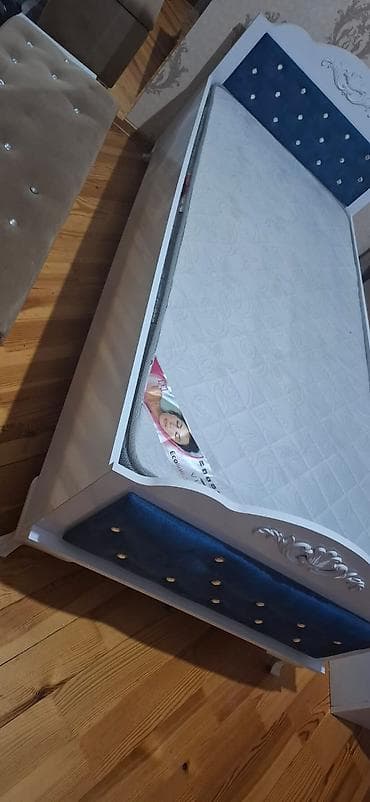 tek neferlik matras: Təknəfərlik çarpayı, Bazasız, Matras ilə, Siyirməsiz — 2