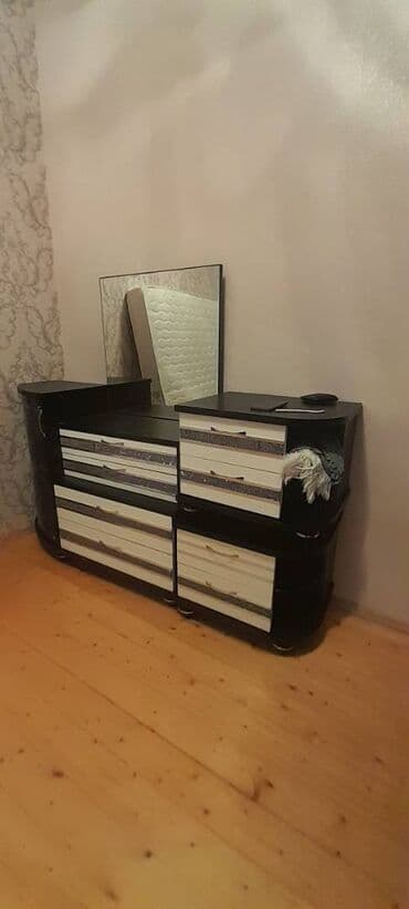 hamam şkaflari: İşlənmiş məbəl Şkaf ölçüsü 240x210x70 Kamot ölçüsü 145x45x115 Tumba — 1