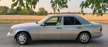 traktor mtz 82: Mercedes-Benz W124: 2.2 l | 1993 il Sedan — 1