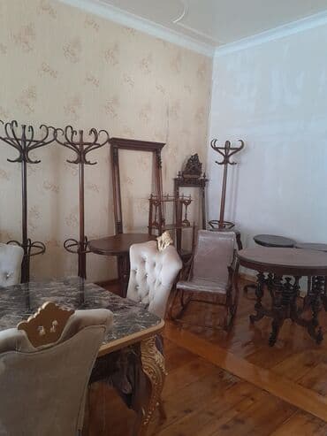 paltar asilqani: Məhsul: Taxta asılqan (ayaqüstü) Təsvir: - Klassik dizaynlı — 3