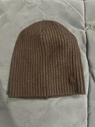 Üst geyimləri: Papaqlar Ayrı ayrılıqda 3 azn satılır her biri.Şerf elcek birlikde 3 — 2