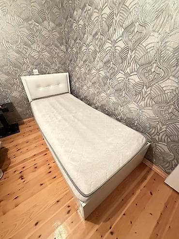 Кровати: Односпальная кровать, С подъемным механизмом, С матрасом, Без выдвижных ящиков — 3