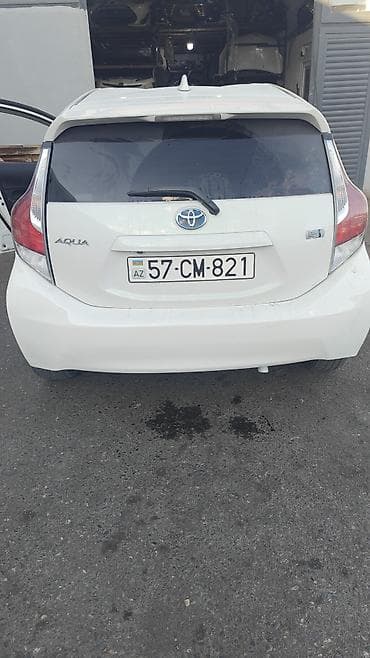 Toyota Aqua Hybrid hatchbek Taksi buraxılış kartı var ləğv — 4