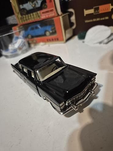 Metaldan hazırlanmış kolleksiya avtomobil modeli – “Çayka” QAZ-13 — 4