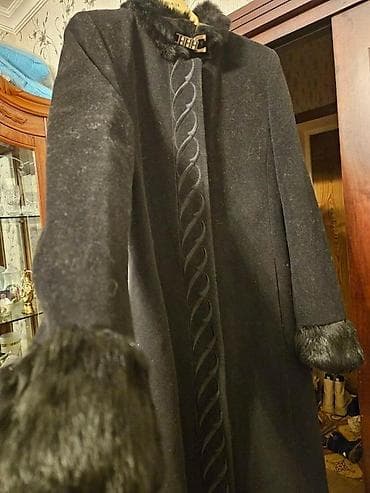 Qadın palto – qara, uzun dizayn - Klassik düz kəsim, uzun model - — 2