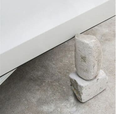 qapi ustu naves: Avtomobilinizin qapı kənarlarının qoruyucusu. Qara rengi var.Uzunlugu — 6