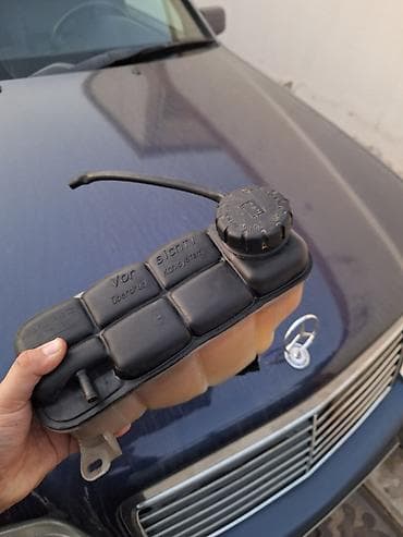 mersedes ehtiyat hiseleri: Orjinal üsden çıxma qapağla birlikdə — 1