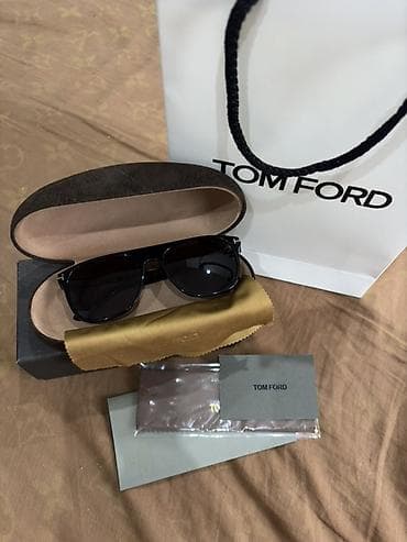 Eynəklər: Gün eynəyi, Tom Ford — 1