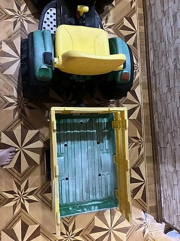 Uşaq üçün elektrik maşınları: Uşaq üçün elektrikli traktor – John Deere dizaynlı, qoşqulu model — 3