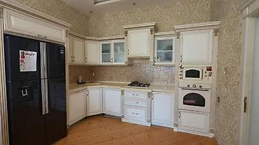 Membran mətbəx mebeli 900₼. Ölçü 3/4. Üzəri tökmə mərmərdir. Ünvan