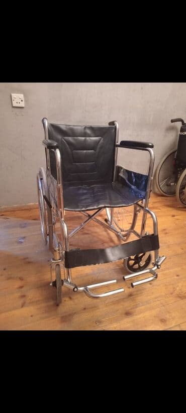 Tibbi geyim: Əlil arabasi — 1