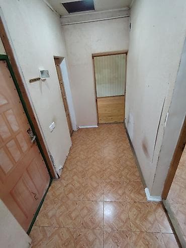 bayılda ev: Satılır: həyət evi. Hövsan qəsəbəsi Pekarnı adlanan ərazidə dayanacağa — 9