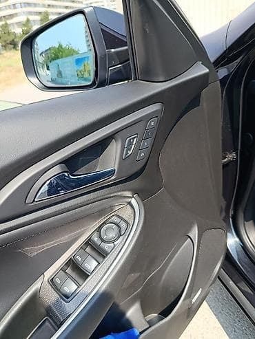 Avtomobil satışı: Chevrolet Malibu: 1.5 l | 2016 il 165347 km Sedan — 3