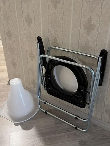 Yerimək üçün arabalar, çəliklər, əsalar, rollatorlar: Portativ tualet stulu (kommod stul) - Katlanan metal karkas: möhkəm — 5