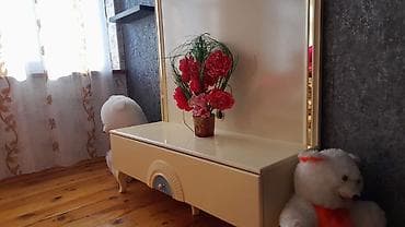 ikinci əl divan kreslo: Tecılı satılır isdəslyen vp yazsın — 1