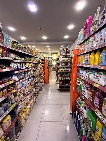 витрина: Mini-market üçün avadanlıq və dolu mal assortimenti Təsvir: - Süd və — 8