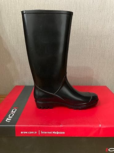 Ölçü: 37, rəng - Qara, Yeni